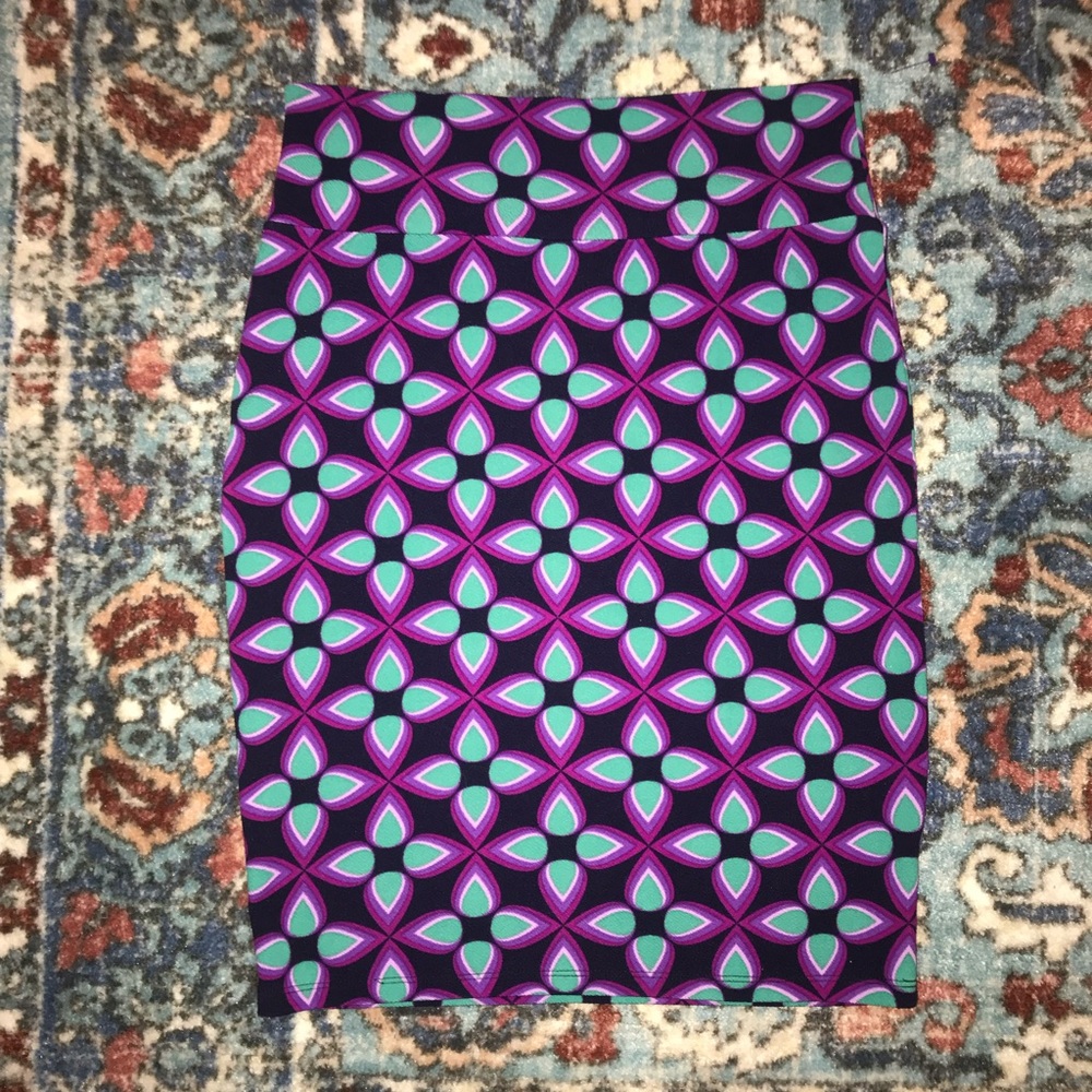 LuLaRoe Cassie Black Purple Medium